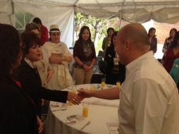 El candidato compartió un desayuno con líderes ciudadanos de Encarnación de Díaz. Foto publicada en Twitter por @Alfaro140. ESPECIAL  /