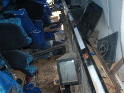 Vista, tras el accidente, del interior del vehículo en el que viajaban los estudiantes. ARCHIVO  /