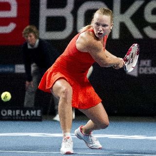 Wozniacki y Kerber cumplen pronóstico