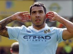 El argentino Tévez abrió el marcador a los 18 minutos de juego. En la imagen celebra su gol.  REUTERS  /
