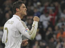 Cristiano Ronaldo festeja su gol 41 en al temporada en la victoria 3-1 del Real Madrid. EFE  /