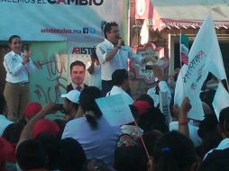 El candidato del PRI dijo a los tlajomulquenses que cuando sea gobernador, los visitará para escucharlos y platicar con ellos.  /