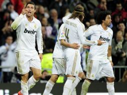 La plantilla regresó al trabajo con una carga de trabajo mínima para los titulares de ayer ante el Sporting. AFP  /