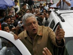 El aspirante presidencial pide a los maestros dar una lección de civismo al acudir a votar libres. AP  /