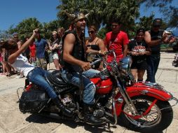 os harlistas participan en una competencia de habilidades este sábado. EFE  /