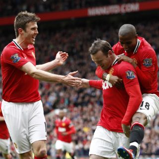 ManU responde con goleada a la presión del City