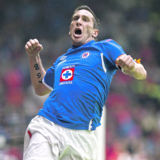 Cruz Azul se mantiene en la pelea