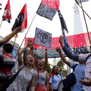 España prepara medidas ''contundentes'' ante expropiación