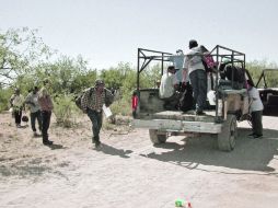 Los indocumentados pagan cientos de dólares para poder cruzar hacia Estados Unidos, arriesgando su vida y sus recursos económicos. NTX  /