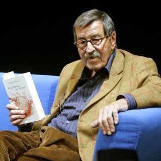 Günter Grass está fuera de peligro, según la clínica de Hamburgo