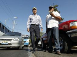 Fernando Garza el día de hoy entregó volantes en el cruce de Federalismo y Patria, recorrió la Colonia Atemajac en Zapopan.  /