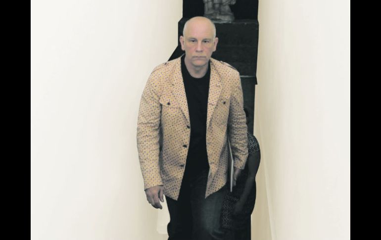 John Malkovich se presentará en el eatro Diana con la obra La comedia infernal, confesiones de un asesino serial.  /