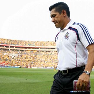 Chivas despidió a Ambriz desde el lunes