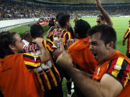 Los Leones Negros celebraron el empate de forma jubilosa. MEXSPORT  /