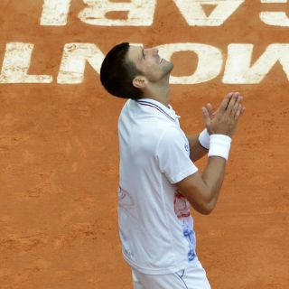 Djokovic dedica triunfo en Montecarlo a su abuelo