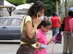 La iniciativa de ley establece penas de entre seis y 15 años de prisión por robo de teléfono móvil. ARCHIVO  /