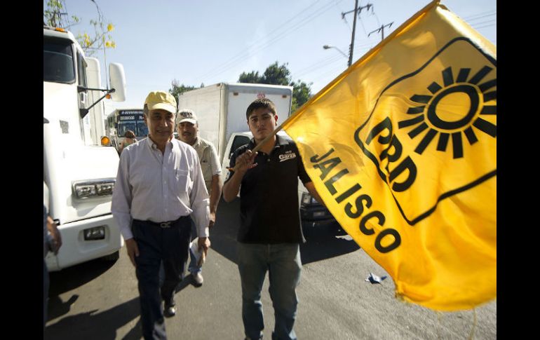 Fernando Garza repartió propaganda en la avenida López de Legazpi y Héroes de Nacozari.  /