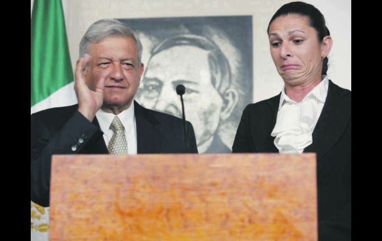 El propio López Obrador llamó a los consejeros del IFE a garantizar una elección limpia y libre. NTX  /
