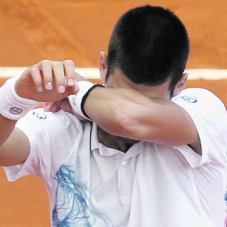 Djokovic rompe en llanto tras ganar partido