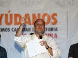 Enrique Alfaro se comprometió con alrededor de 50 personas a tomar en cuenta sus peticiones y regresar al municipio como gobernador.  /