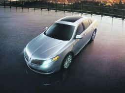 Lincoln MKS 2013.  /