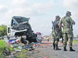 Soldados resguardan el lugar del siniestro en el municipio de Álamo Temapache, Veracruz. REUTERS  /