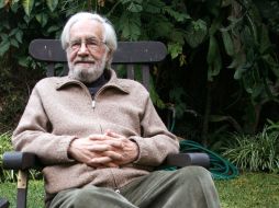 El escritor dedicó su vida a la poesía dentro de una obra que resumió, a modo de testamento literario, en ''Estuario''. ARCHIVO  /