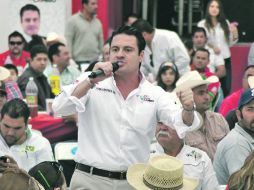 Aristóteles Sandoval habla ante militantes priistas durante su visita a San Miguel el Alto.ESPECIAL  /