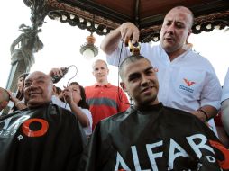 Alfaro busca enfrentar y contrarrestar la política de los ''copetes bien peinados y sonrisas de galanes de telenovela''.  /