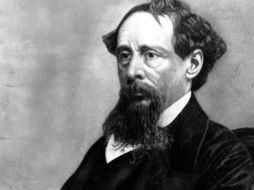 Con la lectura de un cuento del novelista Charles Dickens se inauguró en Bellas Artes el día mundial del libro. ARCHIVO  /
