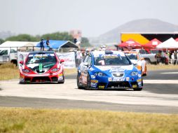 En el autódromo de Toluquilla se llevó a cabo la super copa telcel, en la foto, Ricardo Peláez de Lara (1) y Rubén Rovelo (5).  /
