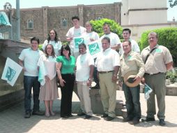 La candidata compartió en su cuenta de Twitter @mariangelval una imagen de su labor proselitista.ESPECIAL  /