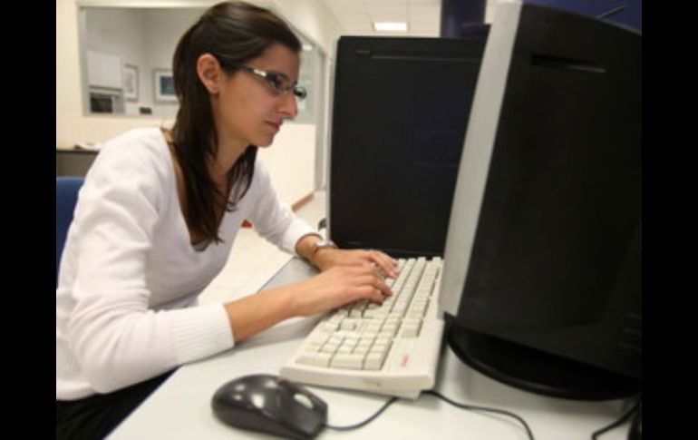 En 2000,  el 0.1 por ciento de los nigerianos estaban conectados a internet,  ahora se eleva al 29 por ciento. ARCHIVO  /