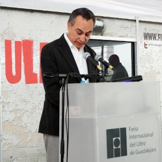 Fernando Garza se compromete a fomentar la lectura