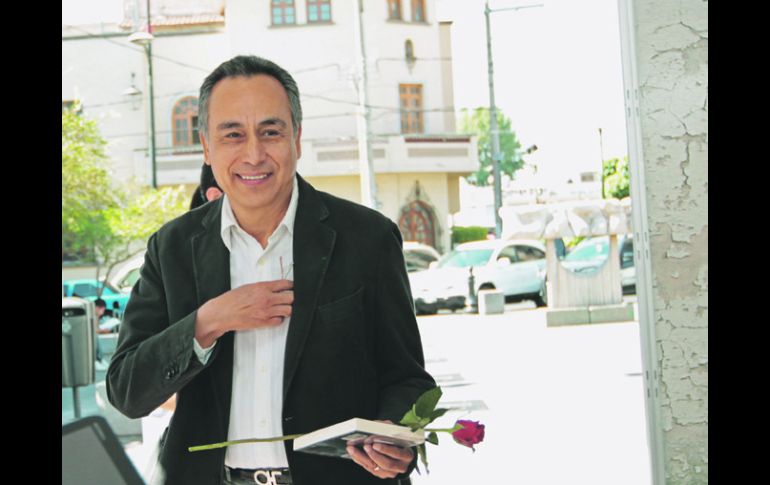 En el marco del Día Internacional del Libro, Fernando Garza participó en la lectura de “Drácula”, en la Rambla Cataluña.  /