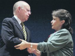 José Narro y Yoloxóchitl Bustamante, en el Foro Internacional sobre Políticas de Regulación de Consumo de Drogas. EL UNIVERSAL  /