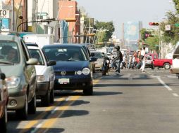 La Secretaría de Medio Ambiente municipal recomendo reducir la actividad vehicular y evitar actividades al aire libre. ARCHIVO  /