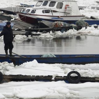 Agua cálida subterránea derrite hielo antártico