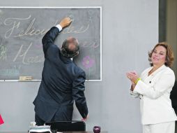 En la imagen, Felipe Calderón y  Elba Esther Gordillo durante los festejos del día del maestro el 15 de junio pasado. EL UNIVERSAL  /
