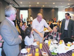 Enrique Alfaro sostuvo una reunión con médicos especialistas y trabajadores del sector salud.ESPECIAL  /