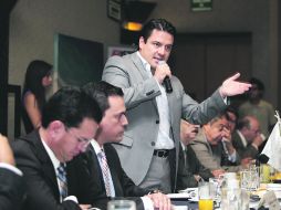 Aristóteles Sandoval expone sus propuestas ante los miembros del COMCE; reiteró su intención de fortalecer el mercado jalisciense.  /