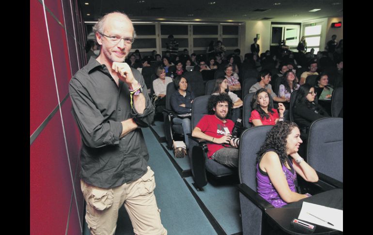 Juan Carlos Rulfo ofreció una charla como parte del programa del III Simposio de Comunicación de la Unviersidad Panamericana.  /