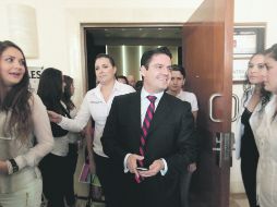 Aristóteles Sandoval arriba a la reunión con empresarios del sector hotelero.  /
