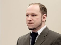El acusado Anders Behring Breivik entra en la sala del tribunal en Oslo. EFE  /