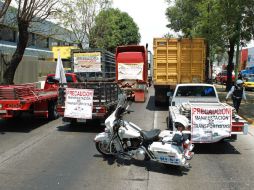 El grupo de transportistas pretendía dirigirse por la Avenida González Gallo rumbo al Centro Histórico de Guadalajara.  /