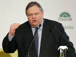 El líder del Movimiento Socialista Panhelénico (PASOK), Evangelos Venizelos, durante la presentación de la plataforma de su partido.EFE  /