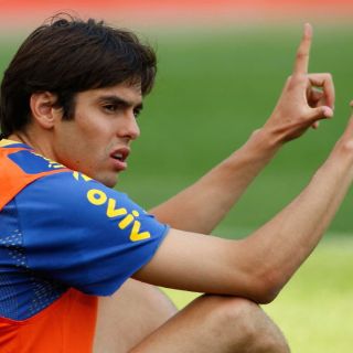 Kaká e Higuaín en la mira del PSG