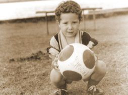 ''El futbol es, fue y será mi pasión'' recuerda Enrique Alfaro.  /