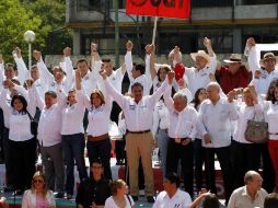 Hernández convocó a más de mil simpatizantes y activistas de la causa tricolor en Plaza Juárez.  /