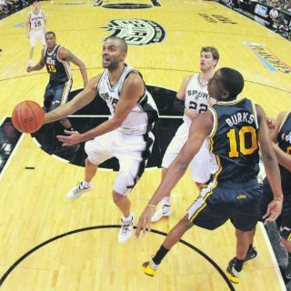 Utah se topa con la potencia de San Antonio